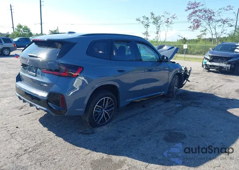 2023 BMW X1 xDrive28I z USA, uszkodzony, nr VIN WBX73EF06P5X29677